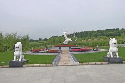双鸭山市七星墓园